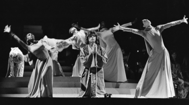 MASS, 1971 with Alan Titus as Celebrant. Photo by Fletcher Drake, courtesy of the Kennedy Center Archives.