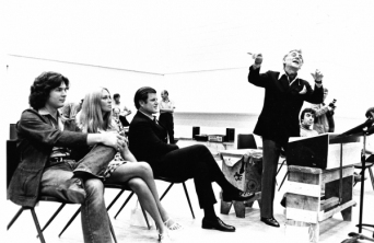 MASS, 1971 rehearsal with Alan Titus, Joan and Ted Kennedy, Leonard Bernstein, and Gordon Davidson. Photo by Fletcher Drake, courtesy of the Kennedy Center Archives.