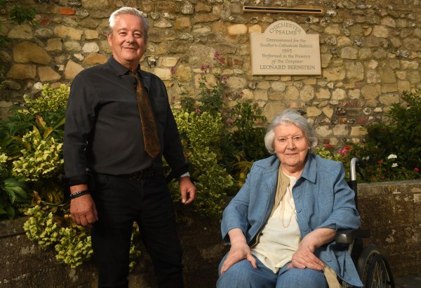 Rob Jolly and Dame Patricia Routledge in front of the plaque.